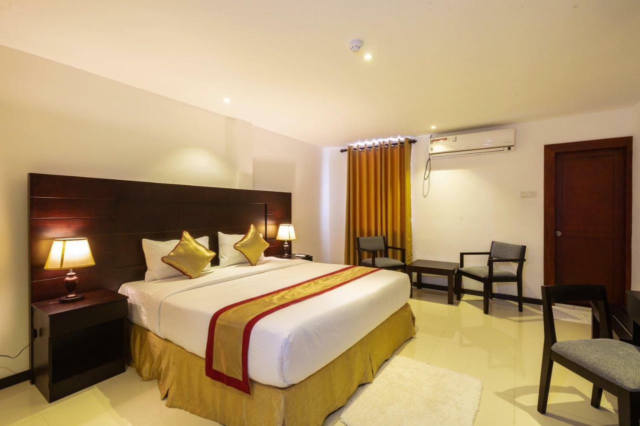 Saveira Colombo Hotel Екстериор снимка